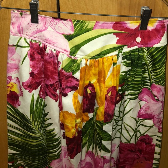 Tropical/floral skirt with pockets - Picture 2 of 8